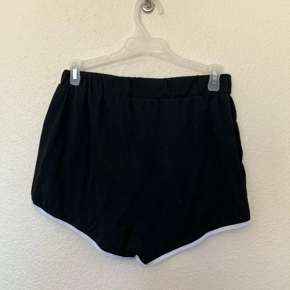 Zaful | Black and White Crop Tank and Shorts Set - Picture 11 of 14